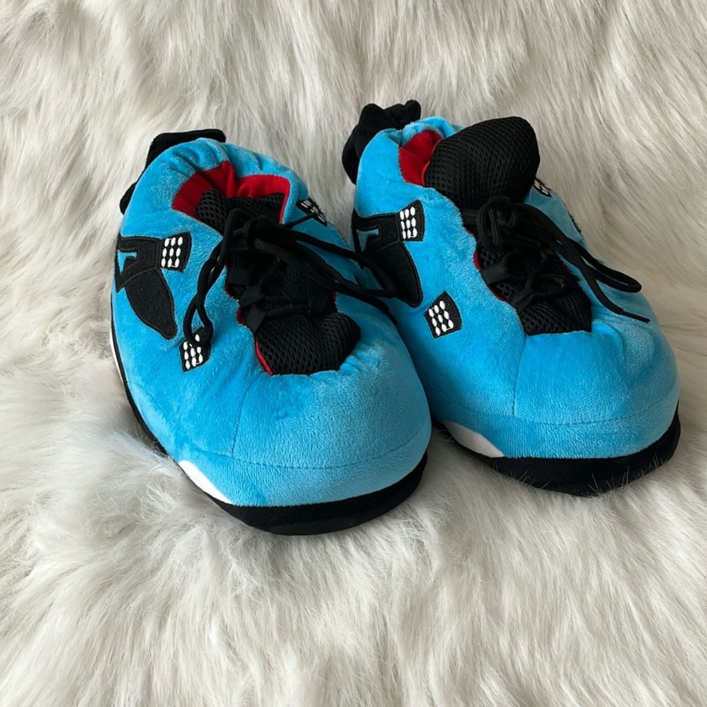 Sneaker Slippers with laces.